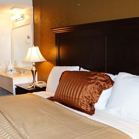 Americas Best Value Inn & Suites Kansas City Grandview Kamer foto