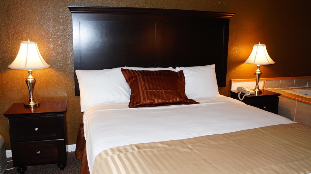 Americas Best Value Inn & Suites Kansas City Grandview Buitenkant foto