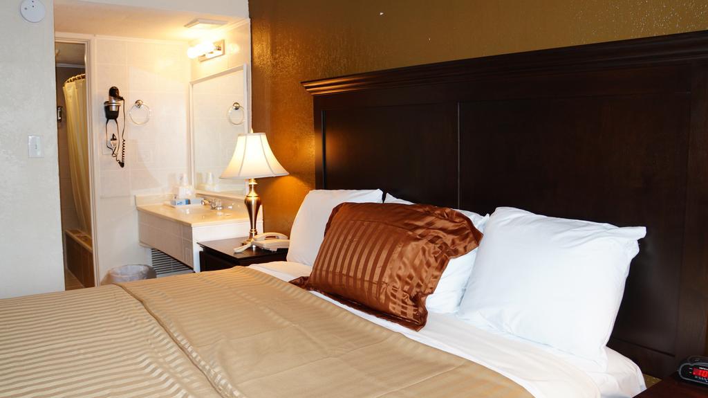 Americas Best Value Inn & Suites Kansas City Grandview Kamer foto