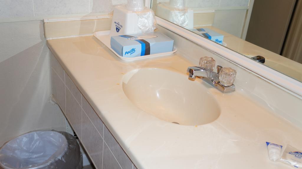 Americas Best Value Inn & Suites Kansas City Grandview Kamer foto