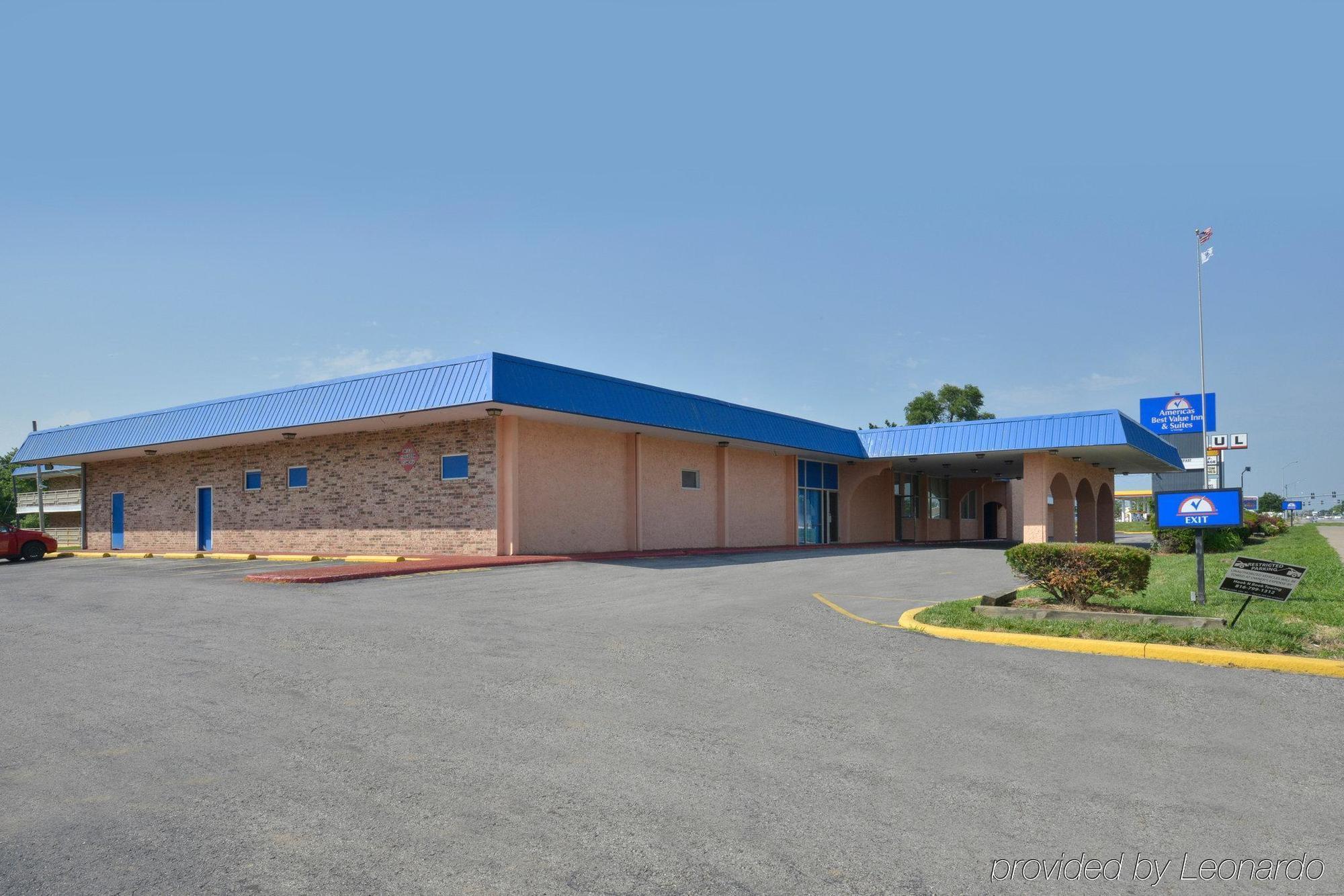 Americas Best Value Inn & Suites Kansas City Grandview Buitenkant foto