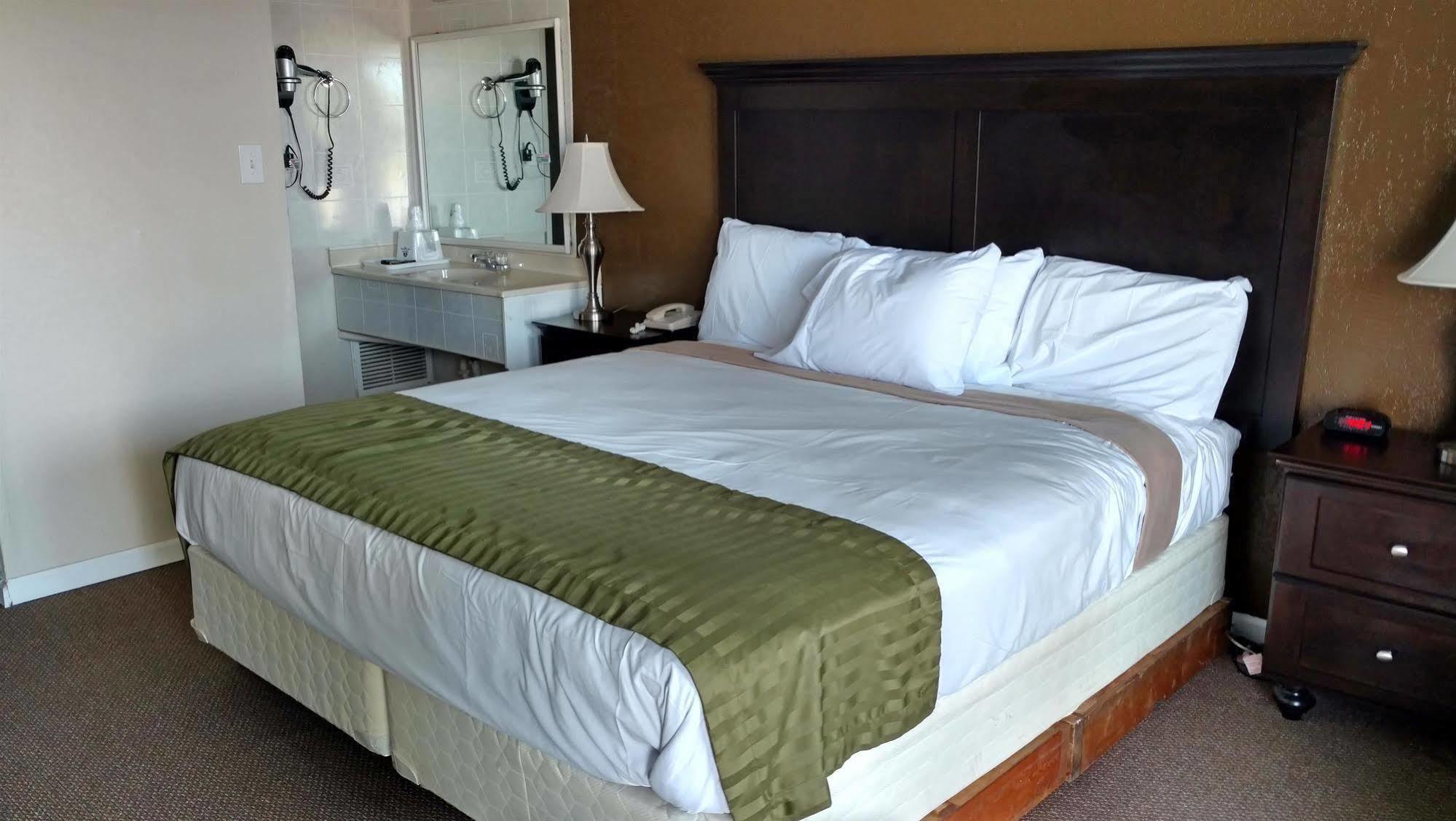 Americas Best Value Inn & Suites Kansas City Grandview Buitenkant foto