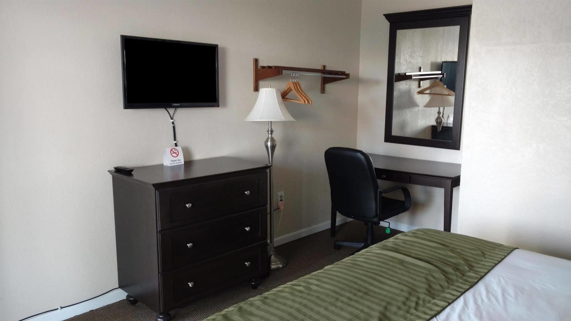 Americas Best Value Inn & Suites Kansas City Grandview Buitenkant foto